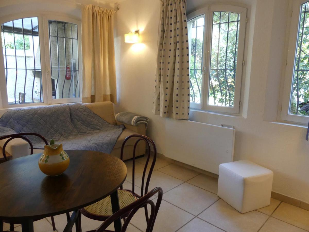 Rez De Jardin Au Calme Et Proche Mer Mandelieu La Napoule Ngoại thất bức ảnh