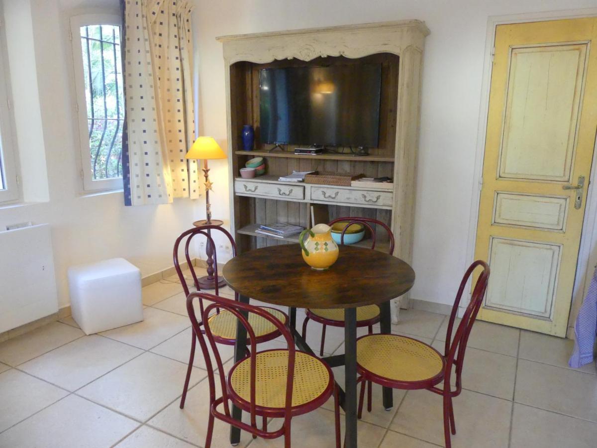 Rez De Jardin Au Calme Et Proche Mer Mandelieu La Napoule Ngoại thất bức ảnh
