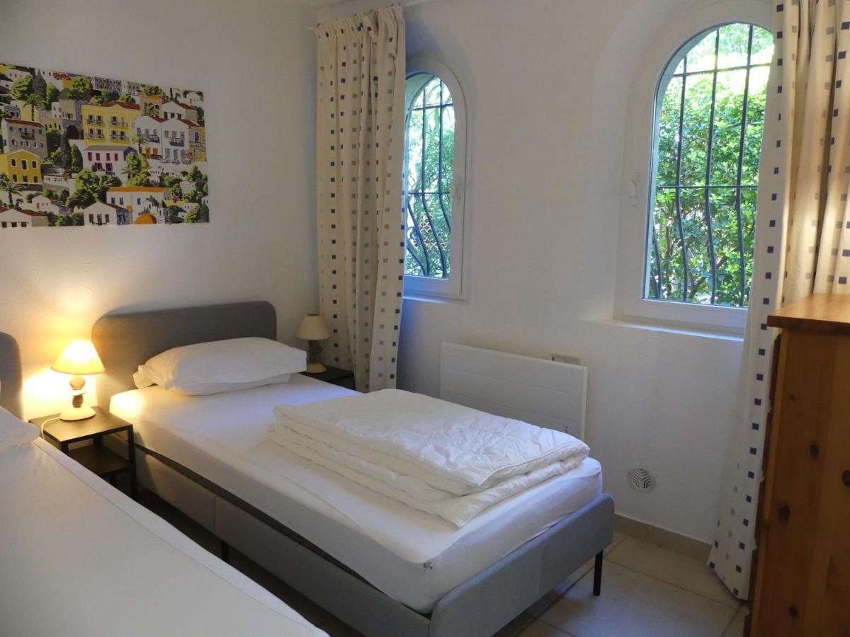 Rez De Jardin Au Calme Et Proche Mer Mandelieu La Napoule Ngoại thất bức ảnh