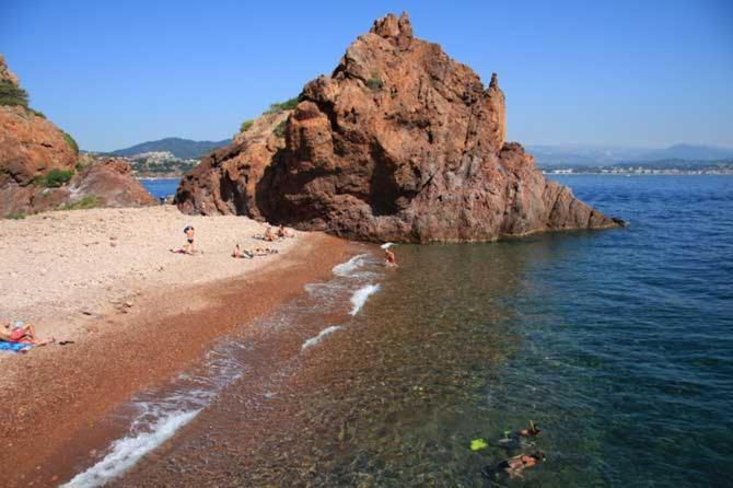 Rez De Jardin Au Calme Et Proche Mer Mandelieu La Napoule Ngoại thất bức ảnh